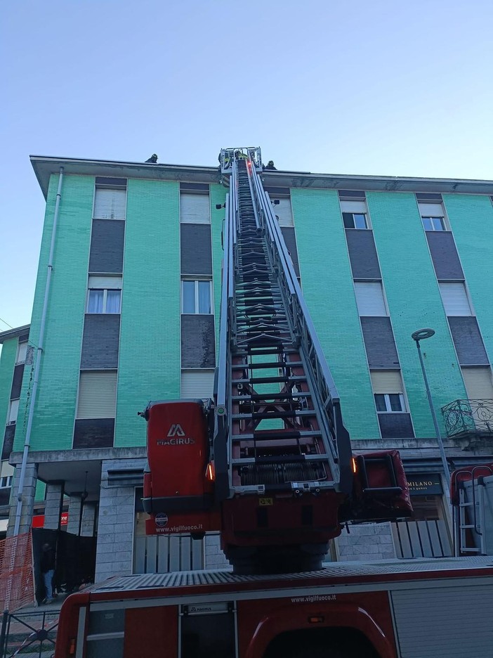 Gravellona, strada chiusa tra la Crociera e piazza Vittorio Veneto per tetto pericolante