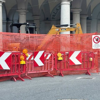 Omegna, Corbetta (FdI) critica l'asfalto in largo Cobianchi: "Una scelta che impoverisce il centro città"