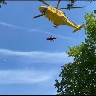 Cade in un dirupo durante un’uscita in bici: ciclista in gravi condizioni a Omegna