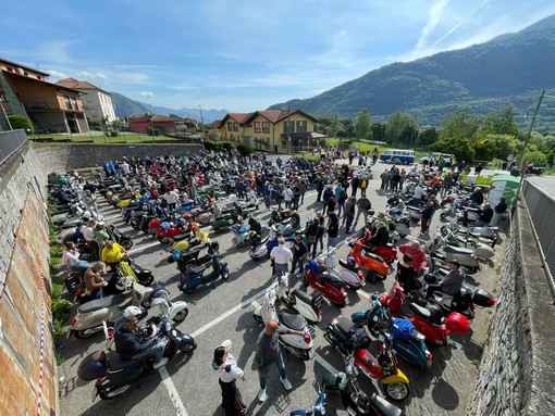 Raduno di Vespe da record a Casale: 226 partecipanti per la decima edizione