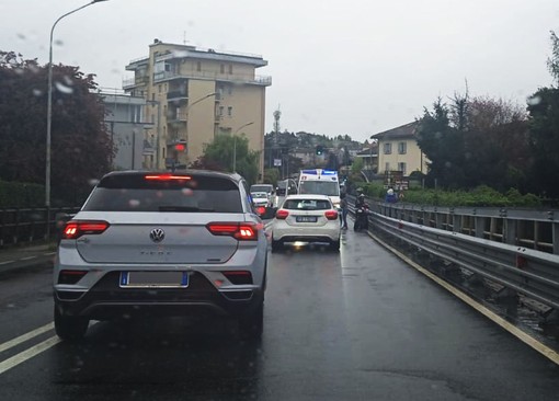 Incidente sulla statale 34 a Suna, traffico in tilt verso Verbania