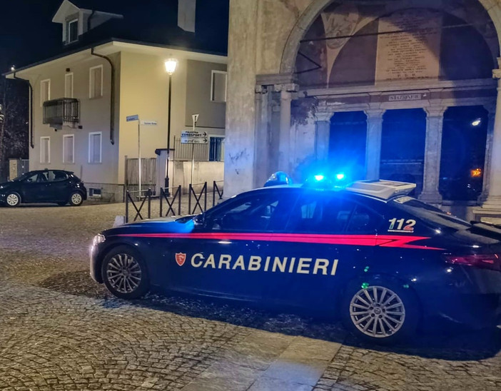 Domodossola, minacce di morte alla madre per ottenere denaro: arrestato un 27enne