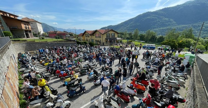 Raduno di Vespe da record a Casale: 226 partecipanti per la decima edizione
