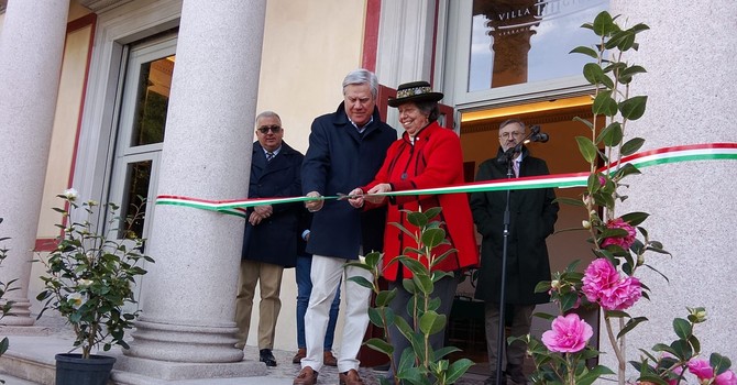 Verbania celebra la camelia: inaugurata a Villa Giulia la 58ª edizione della mostra