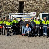 Pulizia straordinaria sulla strada Omegna–Quarna: volontari al lavoro per sicurezza e decoro