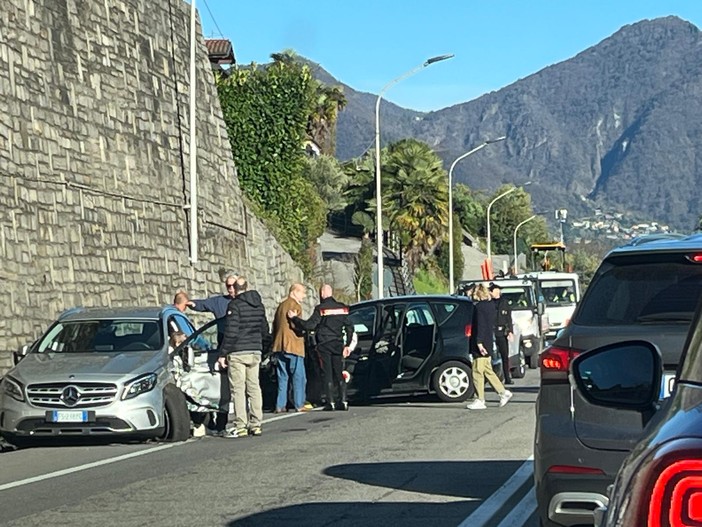 Scontro tra tre auto a Verbania Suna: traffico in tilt verso Fondotoce Scontro tra tre auto a Verbania Suna: traffico in tilt verso Fondotoce