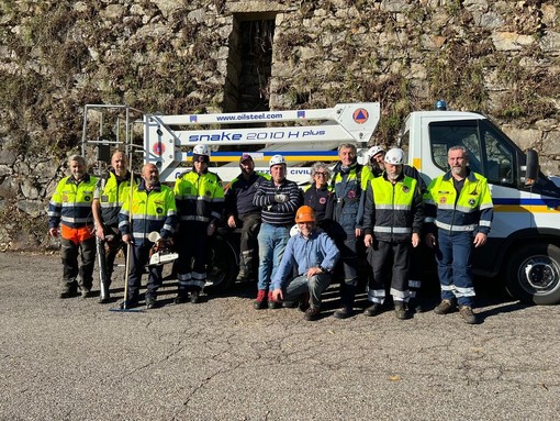 Pulizia straordinaria sulla strada Omegna–Quarna: volontari al lavoro per sicurezza e decoro