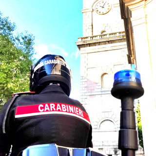 Verbania, minaccia la compagna con un coltello: arrestato 28enne