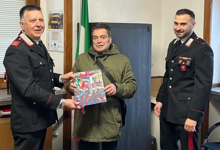 Gravellona Toce, l'incontro commosso tra un cittadino e i carabinieri che gli hanno salvato la vita