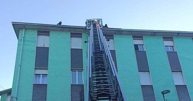 Gravellona, strada chiusa tra la Crociera e piazza Vittorio Veneto per tetto pericolante