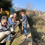 Omegna, gli 'Amici di Bagnella' al lavoro sul sentiero della Fiumetta