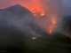 Le fiamme si avvicinano alle case a Pallanzeno: Canadair ed elicottero in azione. Migliora la situazione a Cimamulera Le fiamme si avvicinano alle case a Pallanzeno: Canadair ed elicottero in azione. Migliora la situazione a Cimamulera