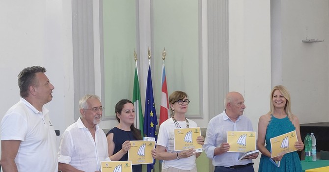 Baveno conferma le Tre Vele Blu di Legambiente e Touring Club Italiano Baveno conferma le Tre Vele Blu di Legambiente e Touring Club Italiano