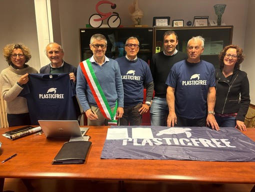 Gravellona Toce aderisce a Plastic Free: firmato l’accordo per ambiente e sensibilizzazione Gravellona Toce aderisce a Plastic Free: firmato l’accordo per ambiente e sensibilizzazione