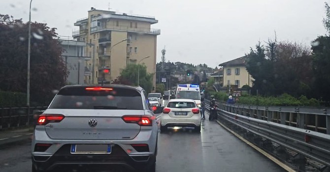 Incidente sulla statale 34 a Suna, traffico in tilt verso Verbania Incidente sulla statale 34 a Suna, traffico in tilt verso Verbania
