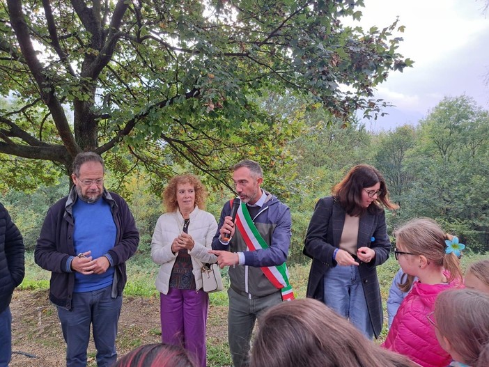 Casale Corte Cerro inaugura il nuovo parco giochi FOTO e VIDEO