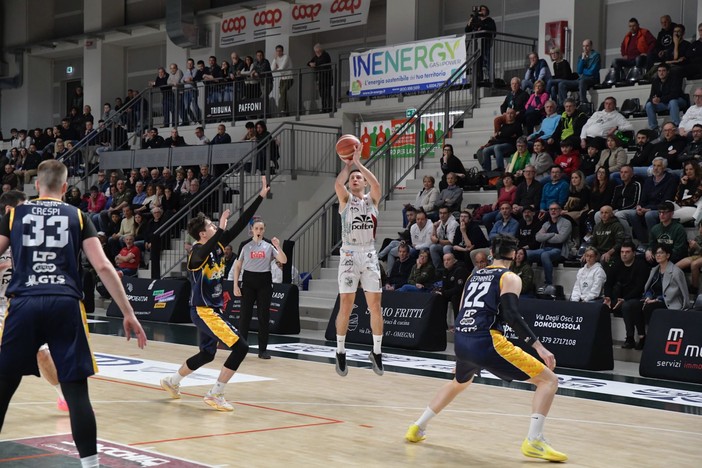 Paffoni show al Pala Cipir: Fiorenzuola ko 99-83 FOTO