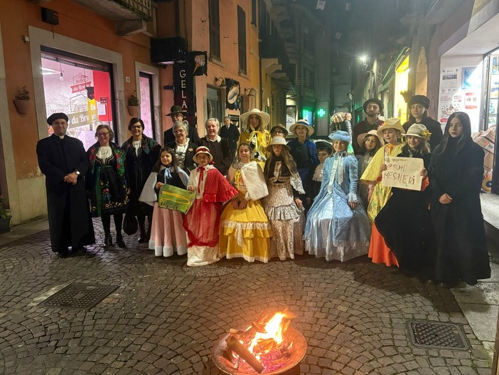 Omegna torna indietro nel tempo: il centro storico ospita “Ad ricordat i tempi indrè” Omegna torna indietro nel tempo: il centro storico ospita “Ad ricordat i tempi indrè”