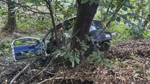 Auto esce di strada all'Alpe Colla, due persone ferite