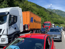 Camion fermo in autostrada: A26 bloccata Camion fermo in autostrada: A26 bloccata