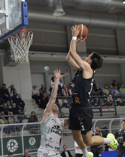 Paffoni, altra vittoria: Omegna supera Piazza Armerina e vede i playoff