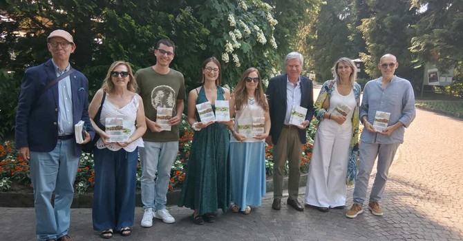 Villa Taranto lancia la sua collana scientifica: presentati i primi due volumi del progetto Artemisia Villa Taranto lancia la sua collana scientifica: presentati i primi due volumi del progetto Artemisia