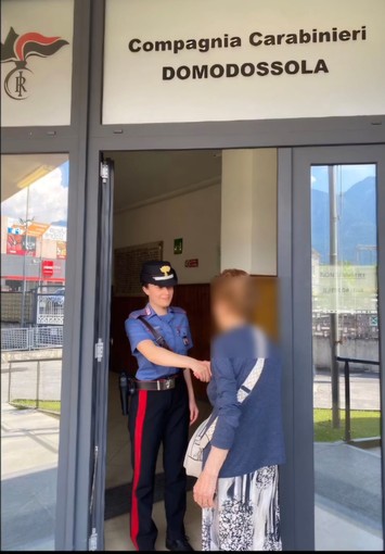 Domodossola, finte carabiniere truffano un'anziana: arrestate in flagranza Domodossola, finte carabiniere truffano un'anziana: arrestate in flagranza