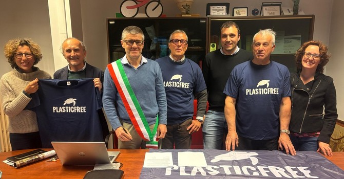 Gravellona Toce aderisce a Plastic Free: firmato l’accordo per ambiente e sensibilizzazione