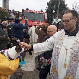 Verbania celebra Sant’Antonio Abata: benedizione di animali e mezzi FOTO