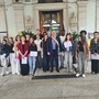 Omegna, battesimo civico per i neo-diciottenni: consegnata la Costituzione digitale