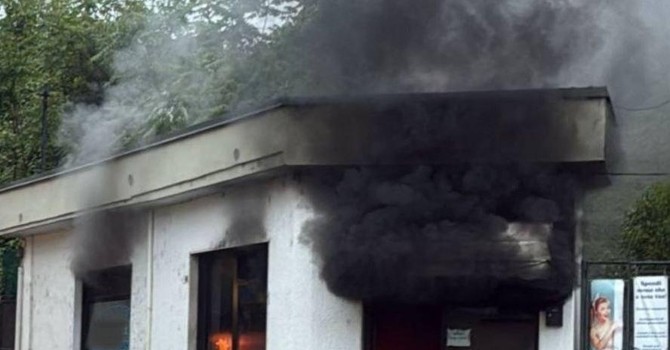 Baveno, in fiamme una lavanderia: intervento dei vigili del fuoco