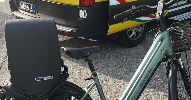 Auto e bicicletta si scontrano in via Renco: due persone in ospedale Auto e bicicletta si scontrano in via Renco: due persone in ospedale