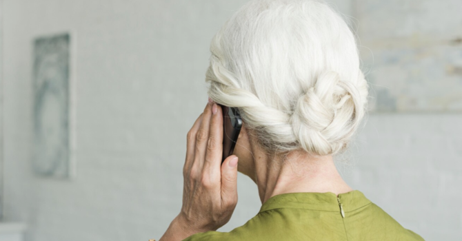 Omegna, falsa chiamata per far uscire di casa una famiglia: l’allerta del Comune