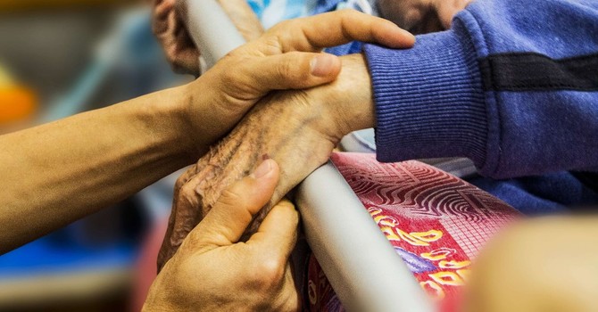 Residenze per anziani in Piemonte: dal 1° gennaio aumenti fino al 10% sulle rette