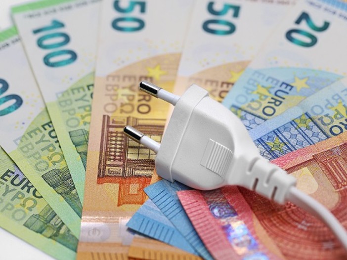Prezzi in aumento del 63% in 25 anni, per abitazione e utenze rincari superiori al 100% Prezzi in aumento del 63% in 25 anni, per abitazione e utenze rincari superiori al 100%