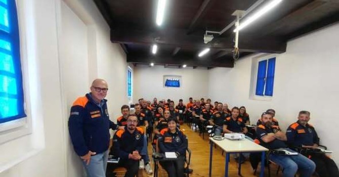 AIB Piemonte, nuovi corsi base per i volontari di Biella, Novara, Verbania e Vercelli - Foto pagina Facebook AIB Piemonte AIB Piemonte, nuovi corsi base per i volontari di Biella, Novara, Verbania e Vercelli - Foto pagina Facebook AIB Piemonte