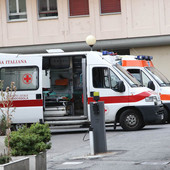 Tragedia sul lavoro a Baveno, 48enne muore schiacciato tra un camion e un muro Tragedia sul lavoro a Baveno, 48enne muore schiacciato tra un camion e un muro