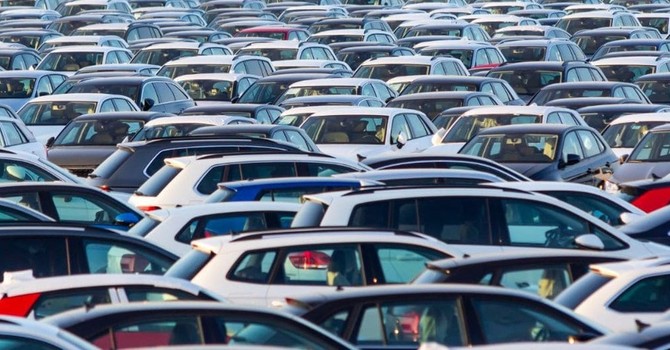 Bollo auto, M5S contro Cirio: "Prima lo ripristina, poi festeggia quando il governo lo toglie" Bollo auto, M5S contro Cirio: "Prima lo ripristina, poi festeggia quando il governo lo toglie"