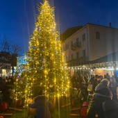 Omegna si accende di Natale: mercatini, musica e spettacoli nel weekend