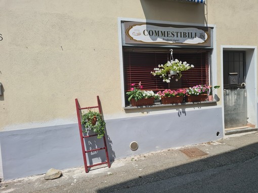 Balconi e giardini fioriti ad Agrano: successo per l'iniziativa del quartiere