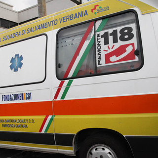 Verbania, cede una grata in via Filzi: donna precipita per quattro metri