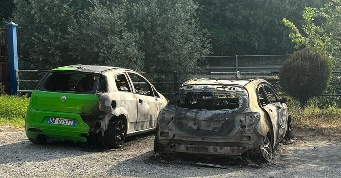 Auto incendiate a Bagnella, Berio replica alla minoranza: "No a sciacallaggi politici, attendiamo le indagini" Auto incendiate a Bagnella, Berio replica alla minoranza: "No a sciacallaggi politici, attendiamo le indagini"