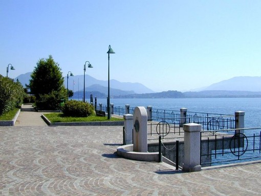 Il caso illuminazione a Belgirate finisce sul tavolo della prefettura Il caso illuminazione a Belgirate finisce sul tavolo della prefettura