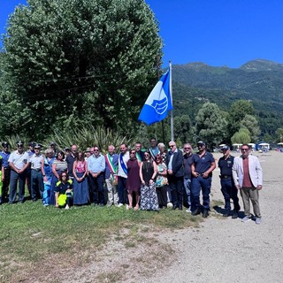 Issata la bandiera blu a Cannobio FOTO