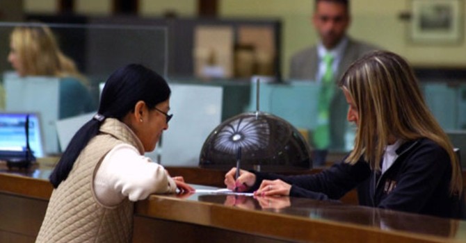 Le banche svizzere tornano ad assumere, offerte di lavoro in crescita del 14% Le banche svizzere tornano ad assumere, offerte di lavoro in crescita del 14%