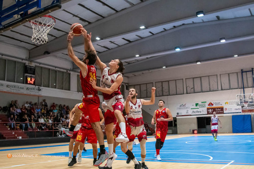 Basket, Paracchini Expo Foma e Findomo Pediacoop in corsa per i playoff
