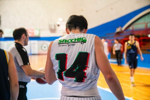 Autotrasporti Sacchi-Foma da applausi: Oleggio travolta al PalaBagnella