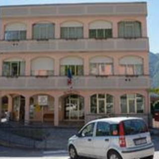 Casale Corte Cerro, l'avanzo di bilancio trasformato in investimenti strategici per il comune