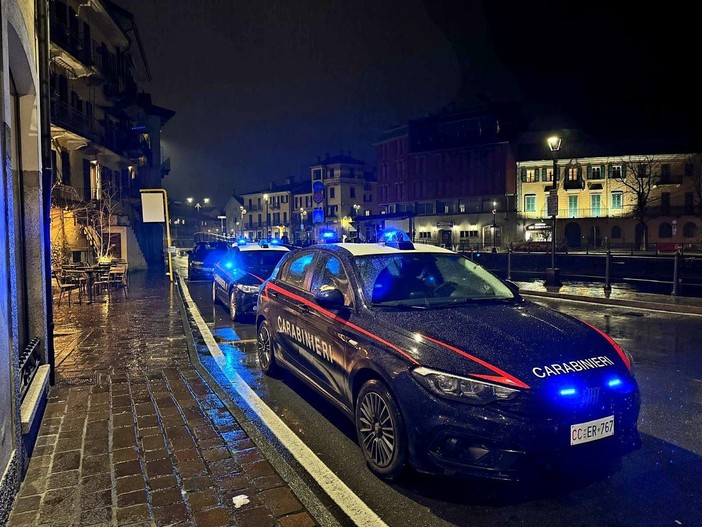 Si aggirava nel centro di Omegna trasportando eroina: un uomo denunciato per spaccio