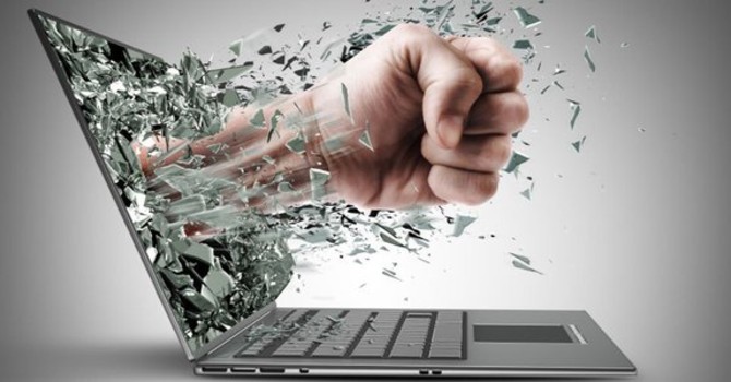 "Io sono informato": a Casale Corte Cerro un incontro su cyberbullismo e sicurezza in rete